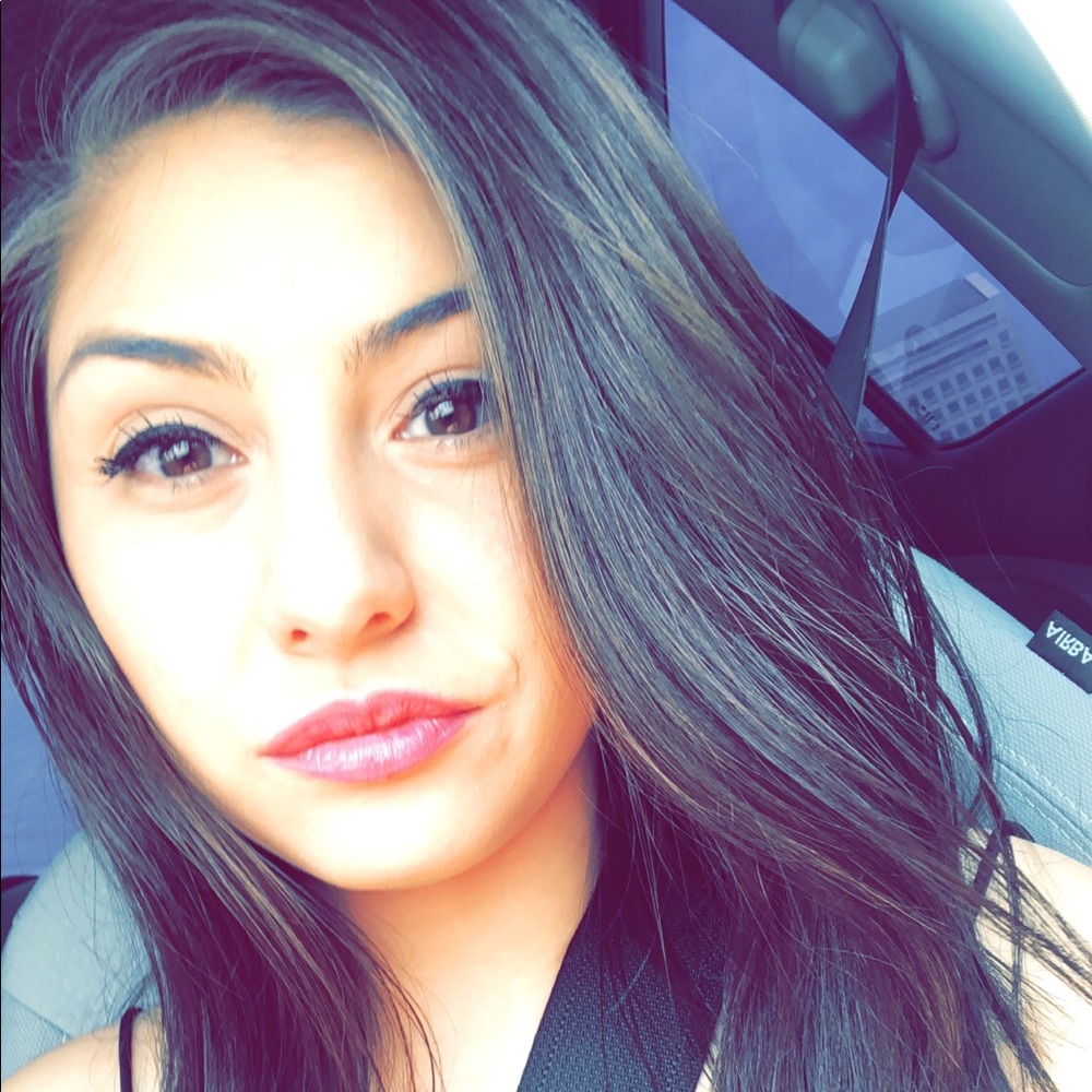 Meet your Posher, Ariana